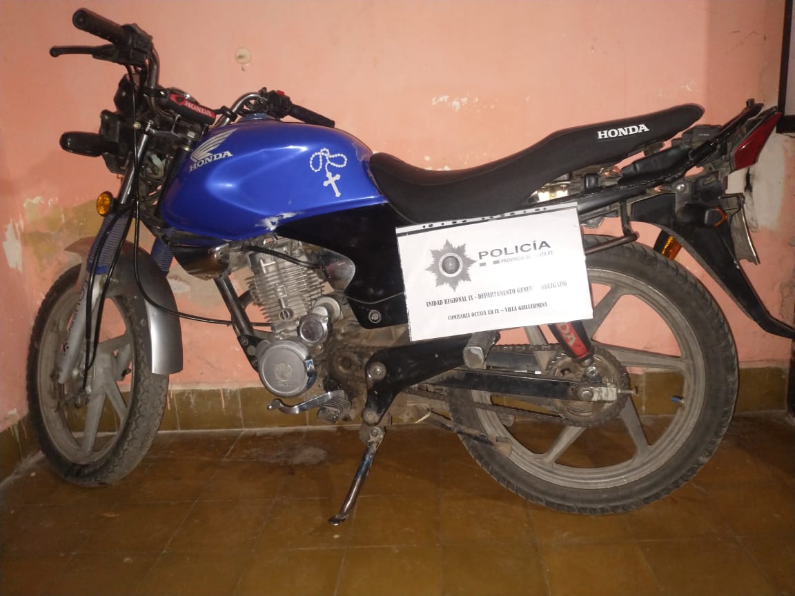 VILLA GUILLERMINA: LA POLICIA RECUPERO UNA MOTO ROBADA EN UNA FIESTA DE  CUMPLEAÑOS