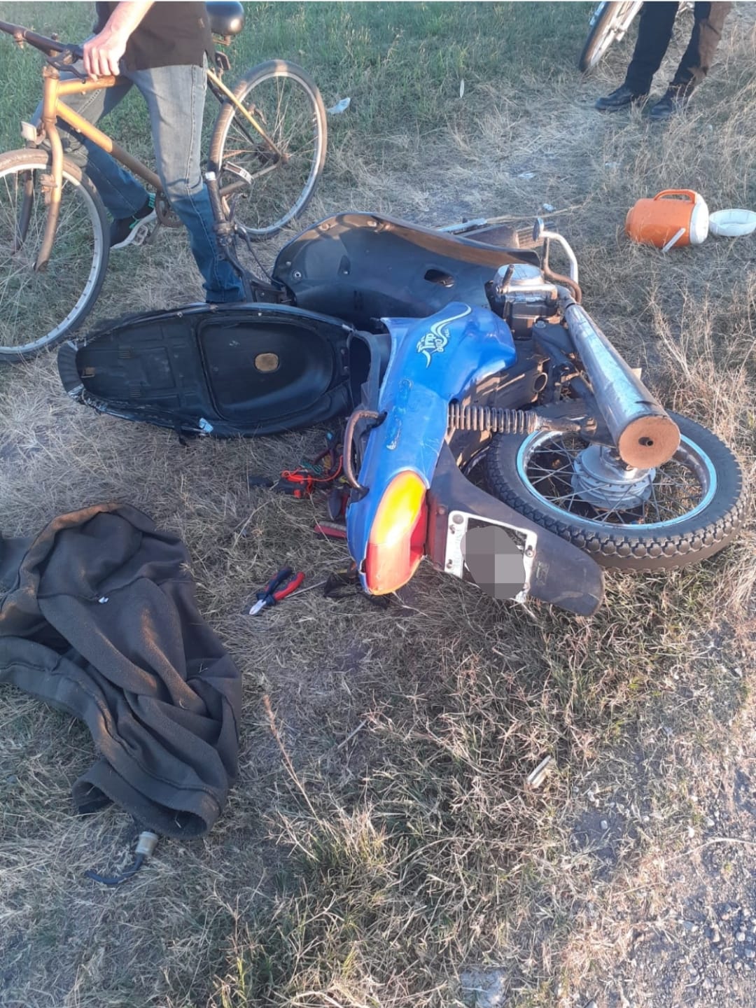 VILLA OCAMPO: UN AUTO CHOCO A UNA MOTOCICLETA CON DOS OCUPANTES Y SE DIO A LA FUGA