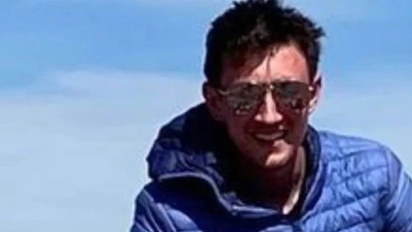 Familia destruida: un papá atropelló por accidente a su hijito de 3 años con su camioneta 4×4 y lo mató mientras jugaba en su bicicleta