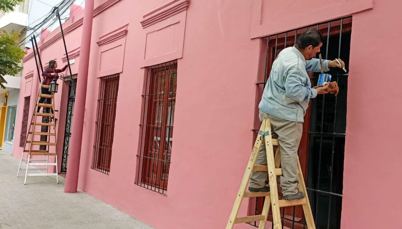 VILLA OCAMPO: RENOVACIÓN DE LA FACHADA DE LA CASA DE LA CULTURA “RAÚL SCALABRINI ORTÍZ”