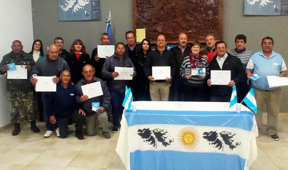 ENTREGA DE RECONOCIMIENTOS A LOS VETERANOS DE GUERRA Y FAMILIARES DE CAÍDOS EN MALVINAS