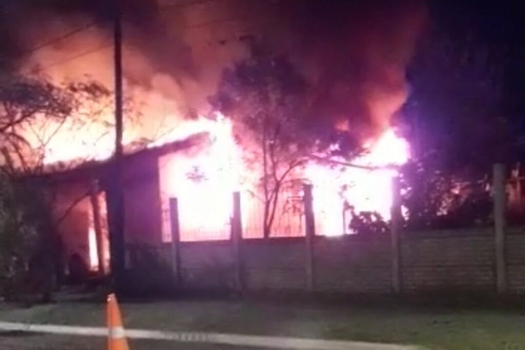 INCENDIO EN UNA VIVIENDA DE VILLA GUILLERMINA