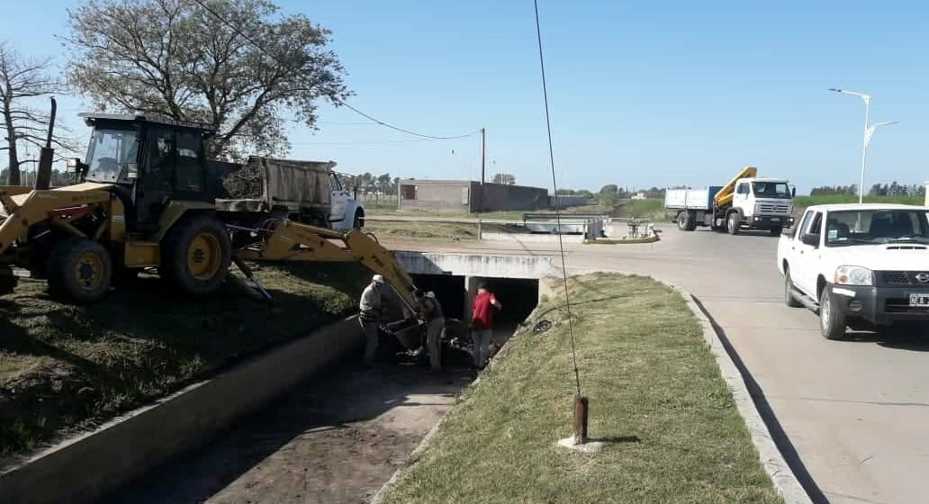 VILLA OCAMPO: LIMPIEZA DEL COLECTOR PRINCIPAL DEL BV. OBLIGADO