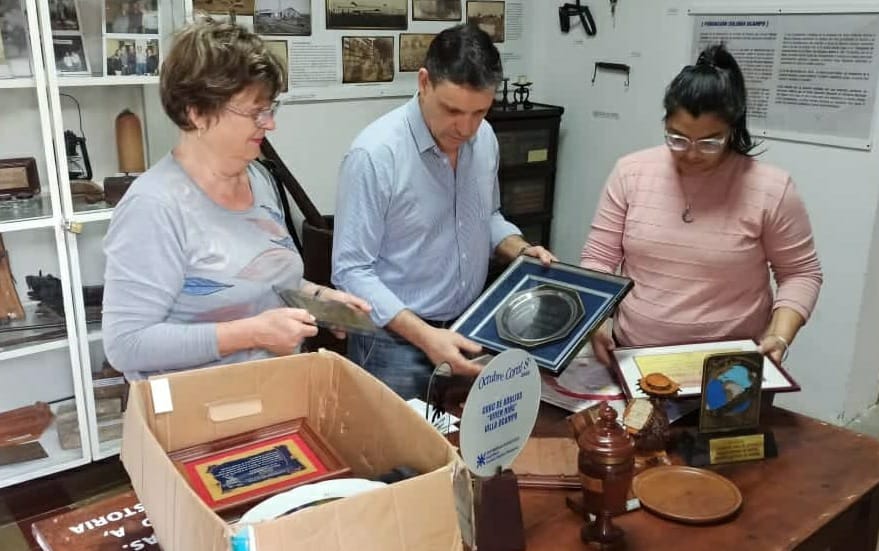 SE RECIBIÓ MATERIAL DE LA HISTORIA DE LA ACTIVIDAD CORAL CON DESTINO AL MUSEO