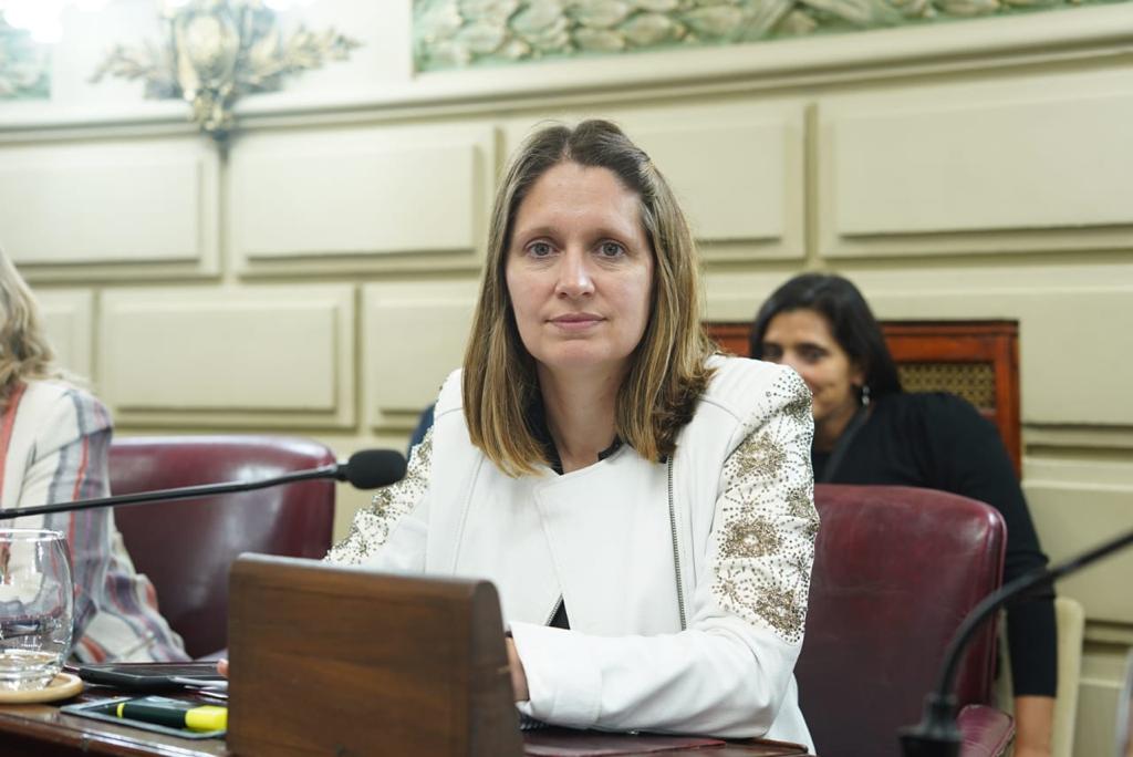 La Diputada Corgniali instó al Gobierno Provincial a tomar medidas que mejoren la situación de trabajadores de la educación