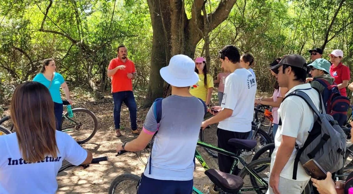 ESTUDIANTES EXTRANJEROS VISITARON LA RESERVA “EL PINDÓ