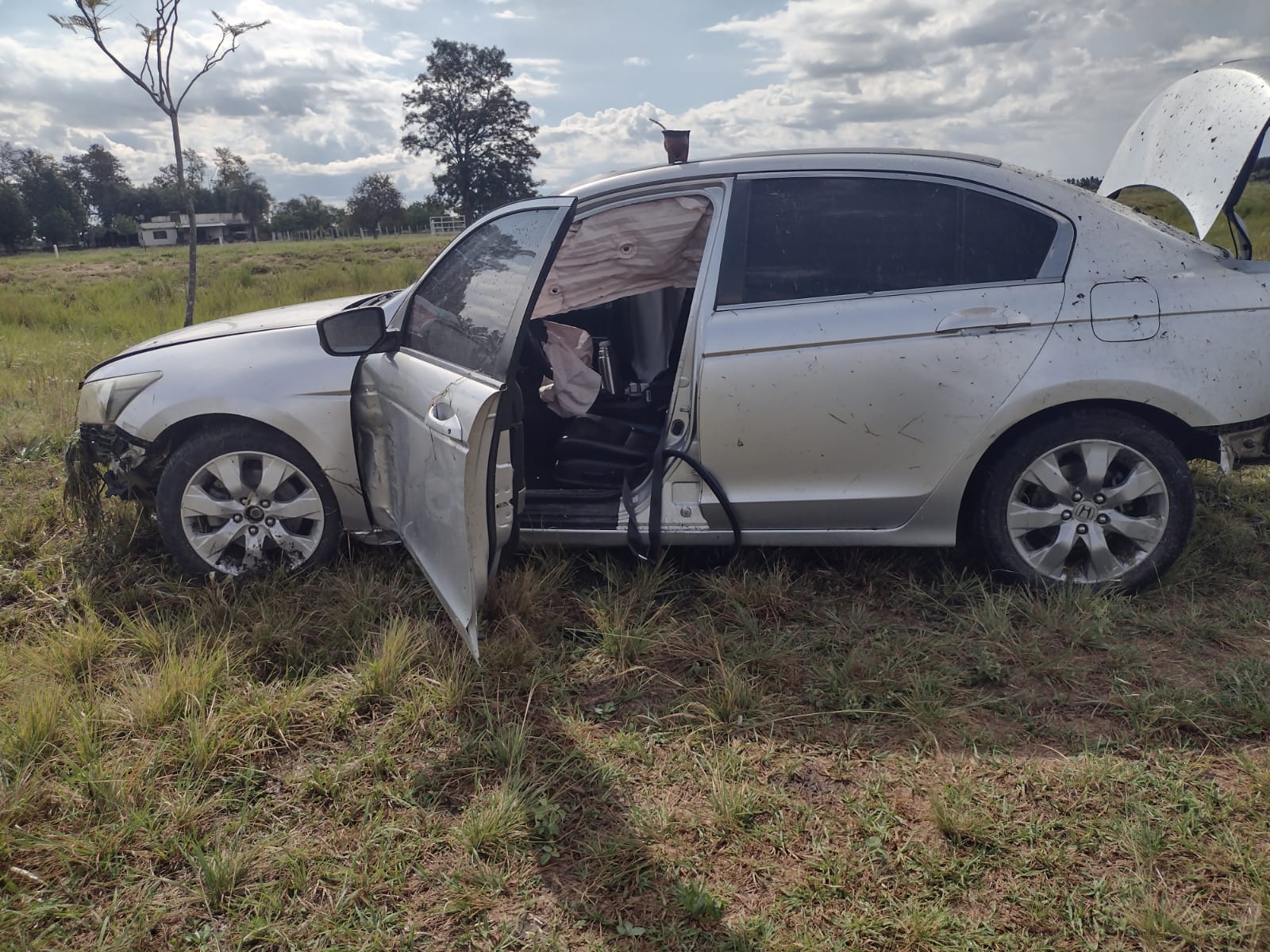 AVELLANEDA: DESPISTE DE UN AUTOMOVIL EN RUTA 11 KM 803