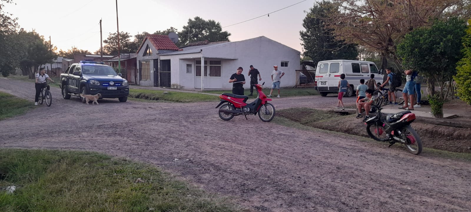 LAS TOSCAS : CHOQUE ENTRE UNA TRAFIC Y UNA MOTOCICLETA