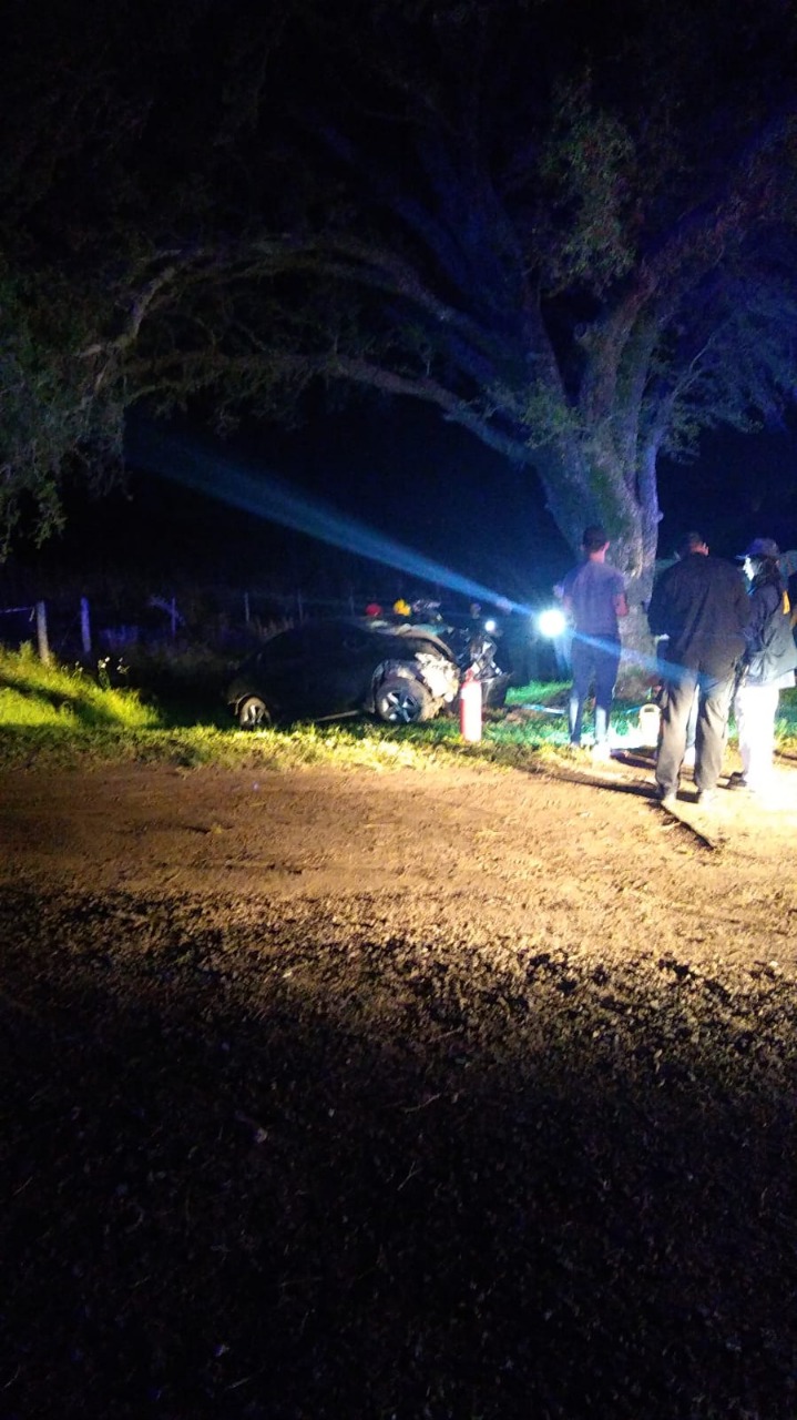 AVELLANEDA : MURIÓ EL DOCTOR PABLO GAZZE TRAS IMPACTAR CON SU AUTOMÓVIL EN UN ÁRBOL