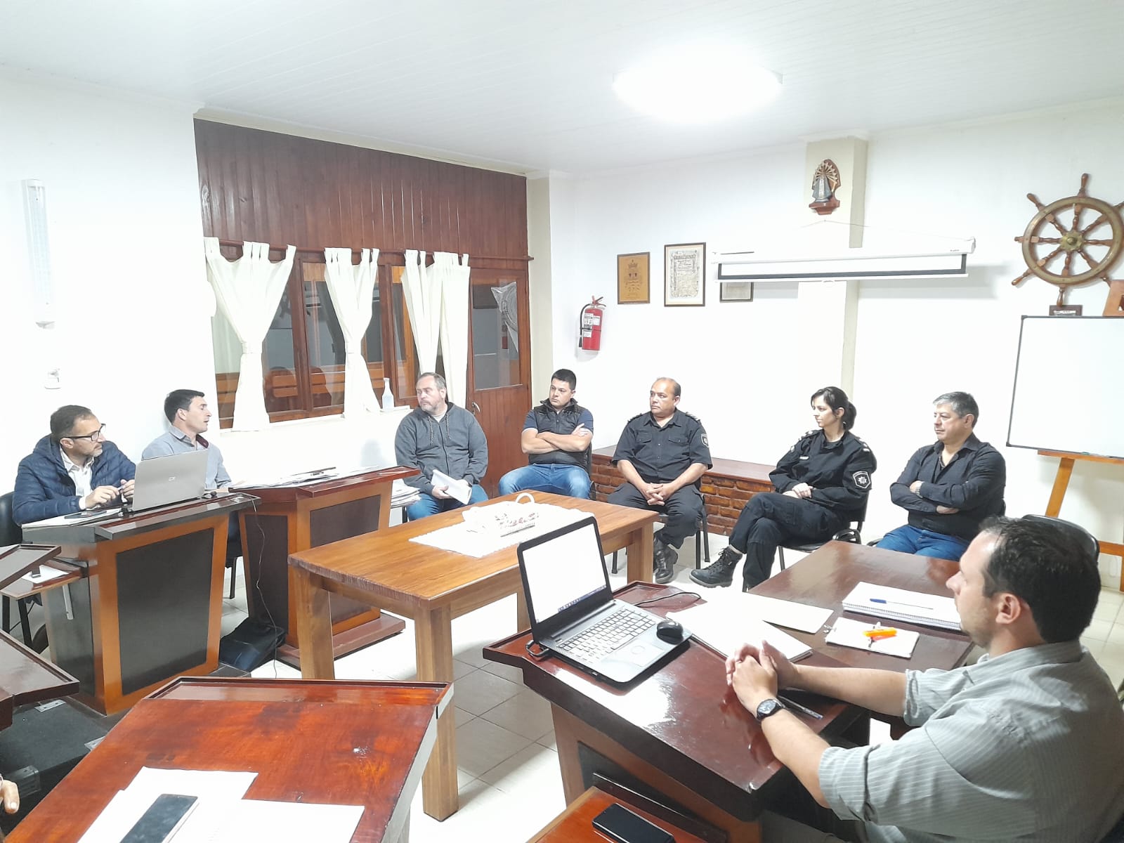 Concejo, ejecutivo municipal y fuerzas de seguridad  Reunidos por tema NOCTURNIDAD