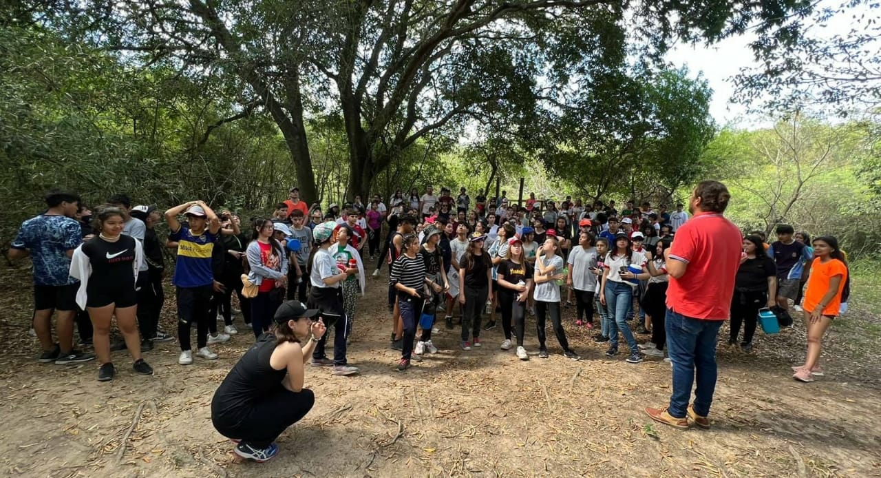 ESTUDIANTES PROMOTORES DEL TURISMO