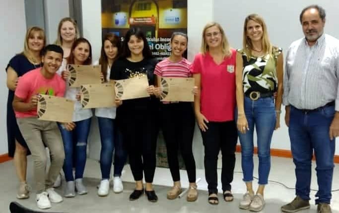 SE ENTREGARON LOS CERTIFICADOS A LOS PRIMEROS EGRESADOS DEL CURSO DE PROMOTORES AMBIENTALES