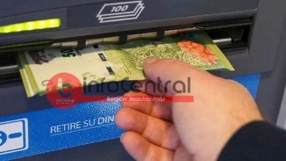 Este martes, AUH y AUE cobran un extra de hasta $18.000: fijate aquí si te corresponde