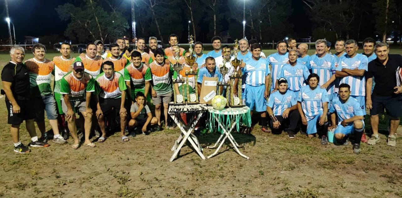 SE ENTREGARON LOS PREMIOS DEL 2º TORNEO DE FÚTBOL SENIOR
