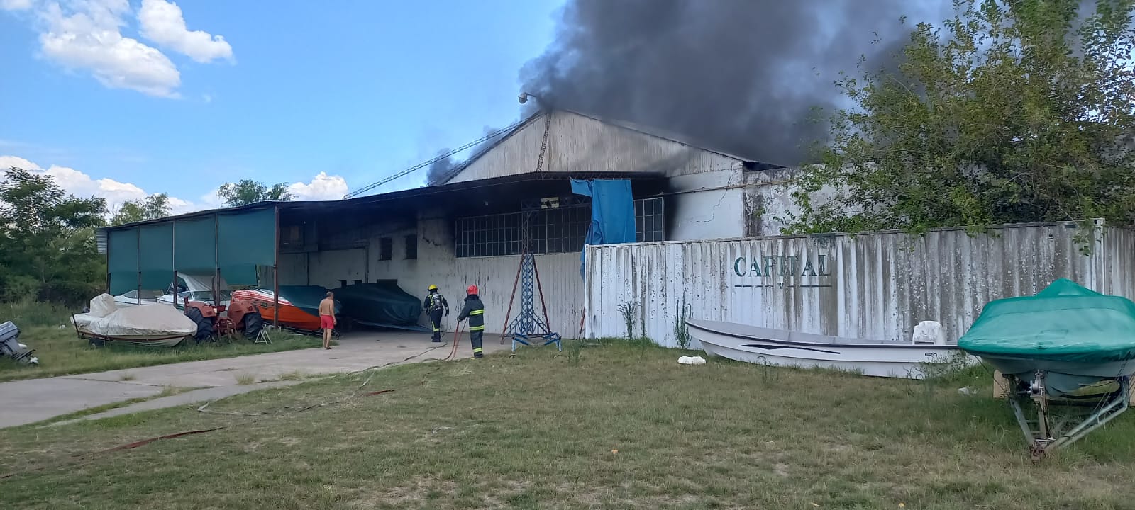 AVELLANEDA: INCENDIO EN UN ASTILLERO