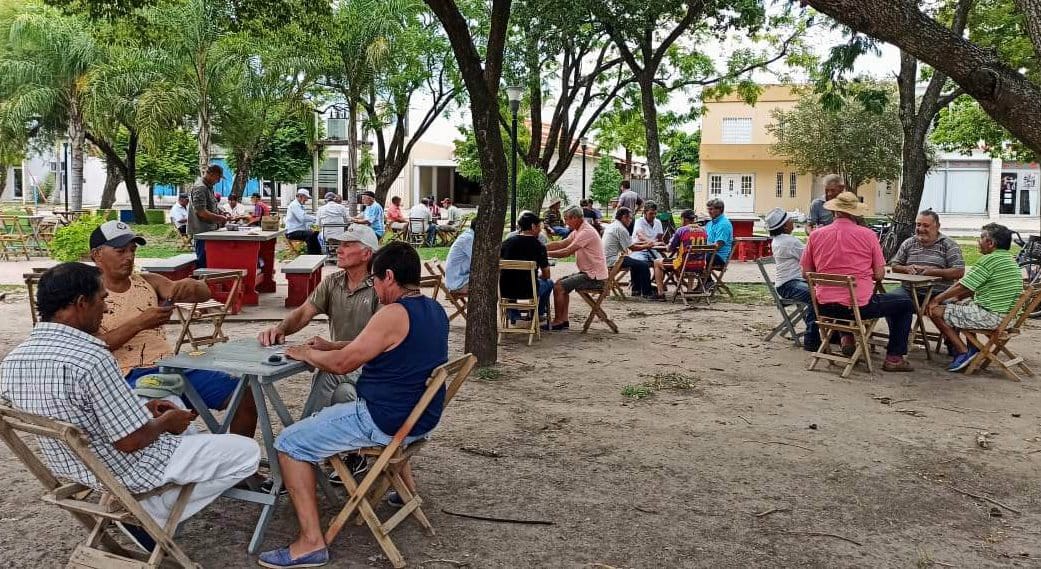 VILLA OCAMPO: GANADORES DEL 6º TORNEO DE TRUCO “COPA JAAUKANIGÁS”