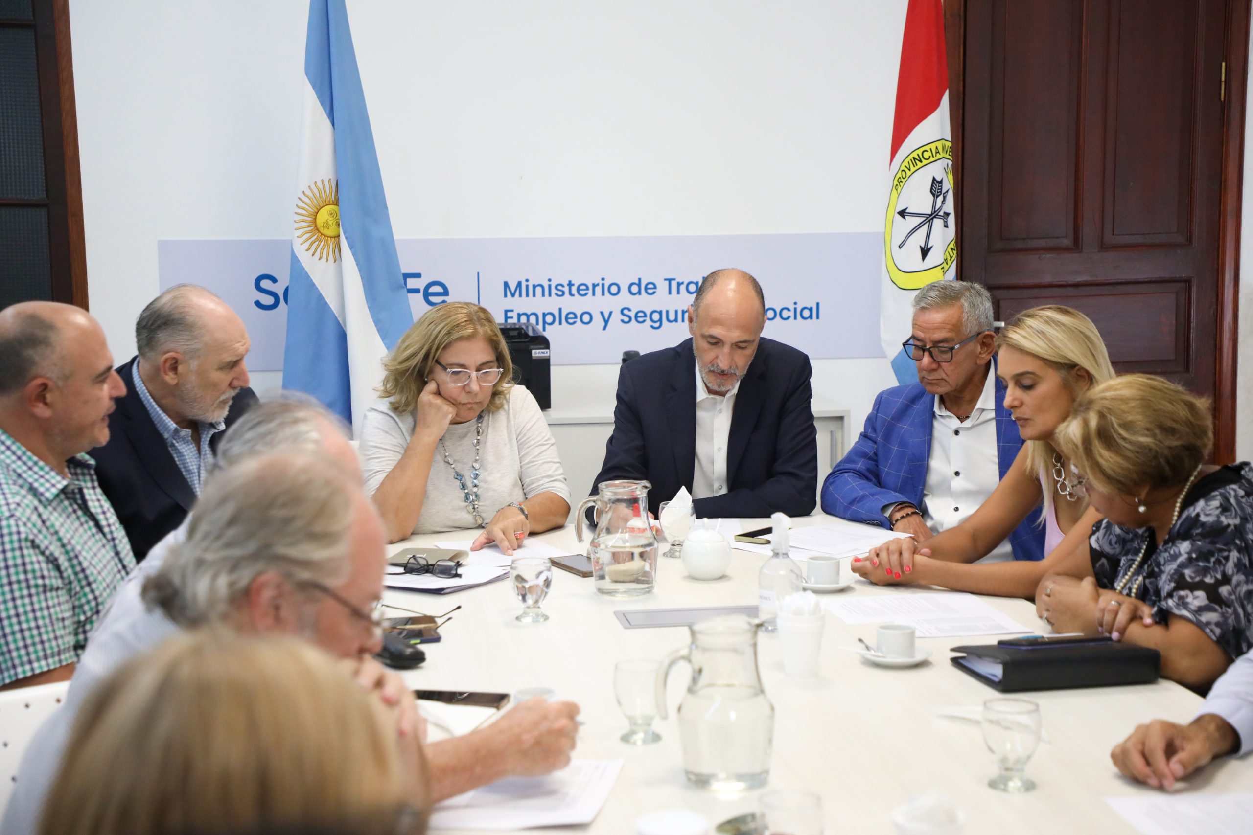 LA PROVINCIA PRESENTÓ UNA NUEVA OFERTA SALARIAL A LOS PROFESIONALES DE LA SALUD