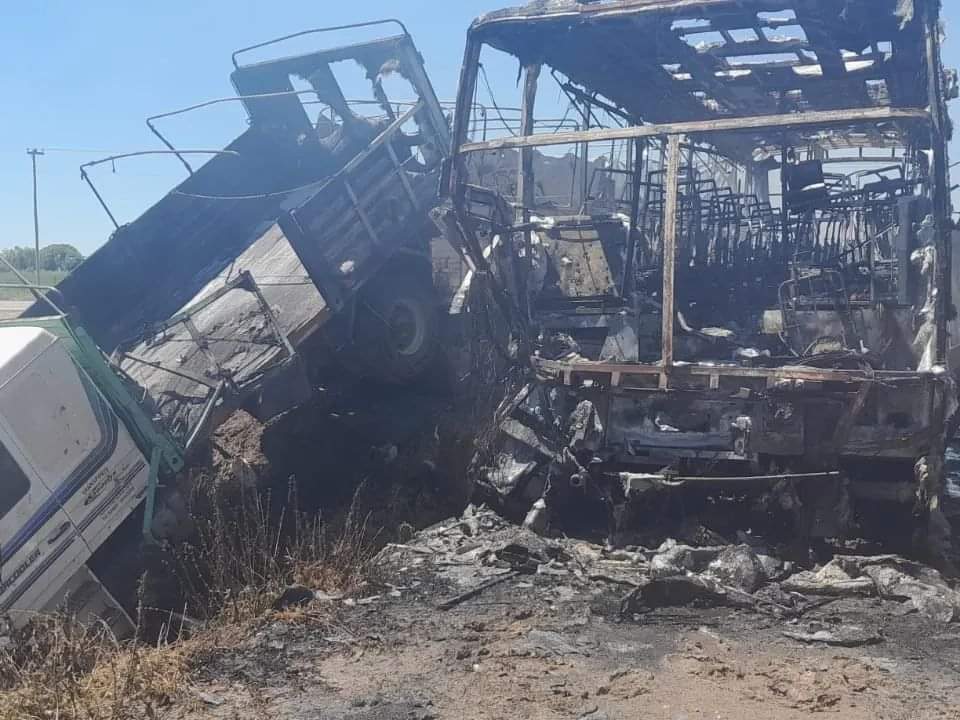 Ocho heridos al chocar colectivo y camión en la ruta 1