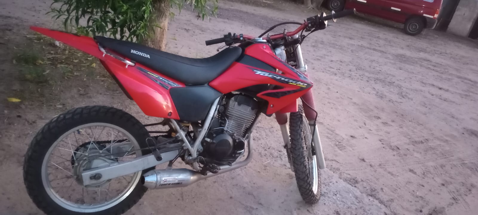 LAS GARZAS: CONDUCCION DE PICADA EN LUGARES NO PERMITIDOS Y RESISTENCIA A LA AUTORIDAD.