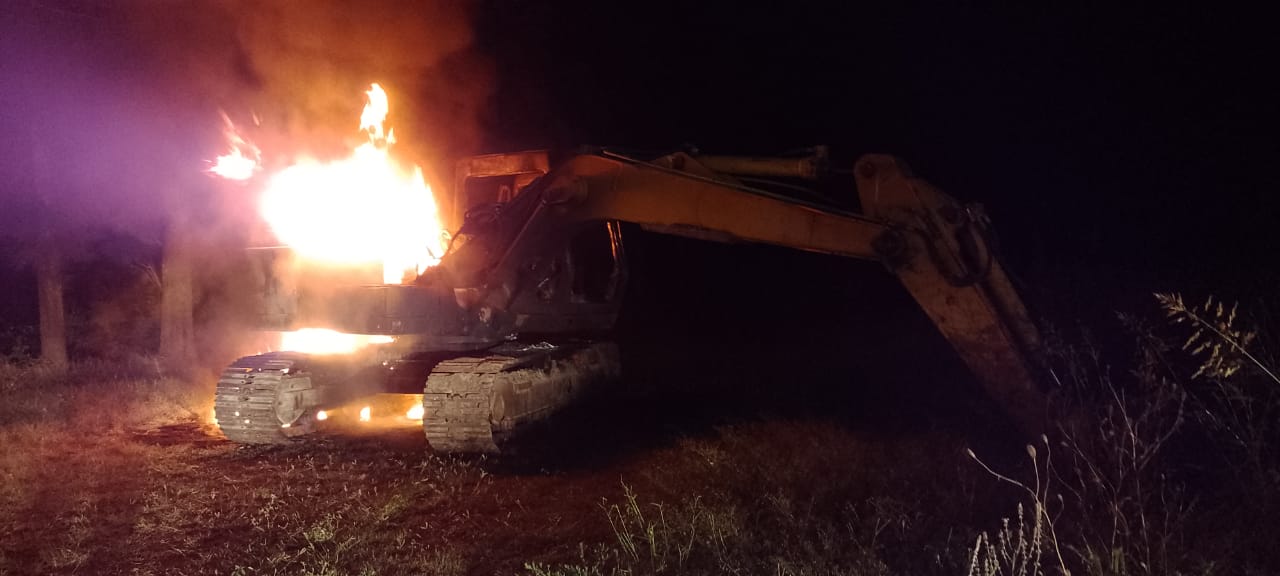 EL ARAZA: INCENDIO DE UNA MÁQUINA PARA LA CONSTRUCCIÓN
