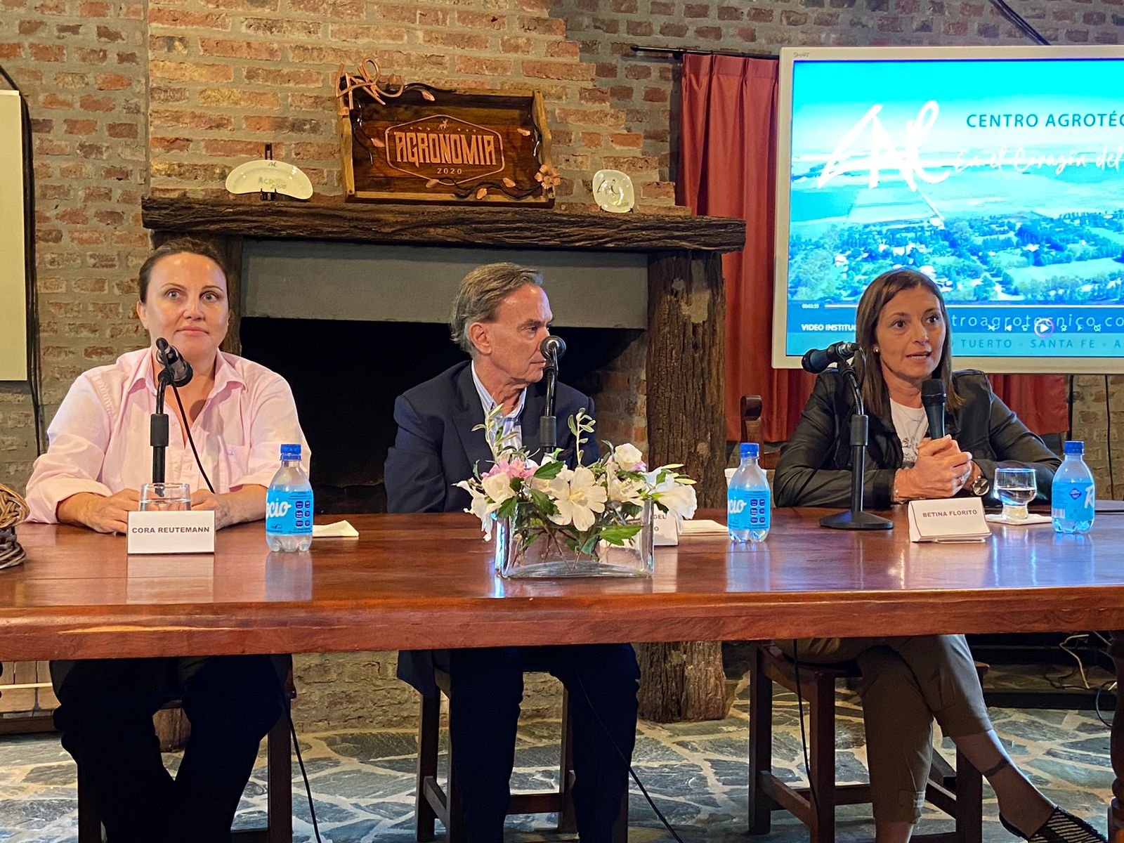 FLORITO, PICHETTO Y REUTEMANN VISITARON LA PRIMERA ESCUELA AGROECOLÓGICA DEL PAIS