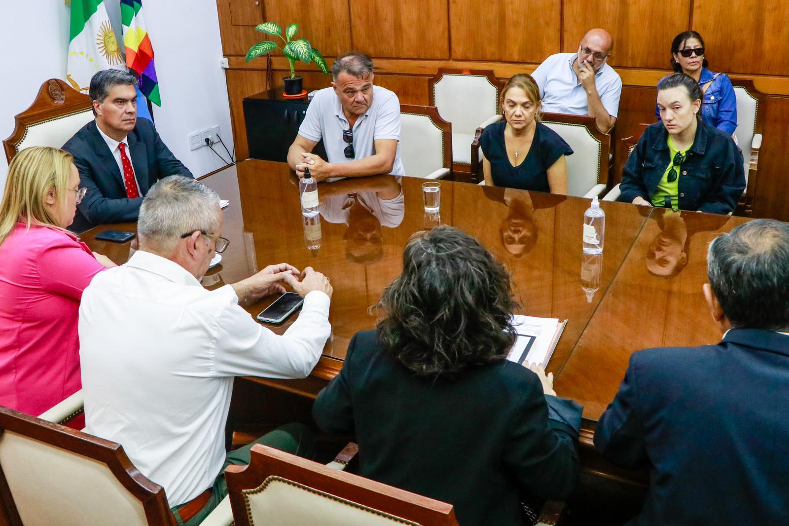AUTORIDADES DEL GOBIERNO INFORMARON A FAMILIARES DE FERNANDO FRANCOVICH Y DEL SINDICATO DE CAMIONEROS SOBRE LOS AVANCES DEL CASO