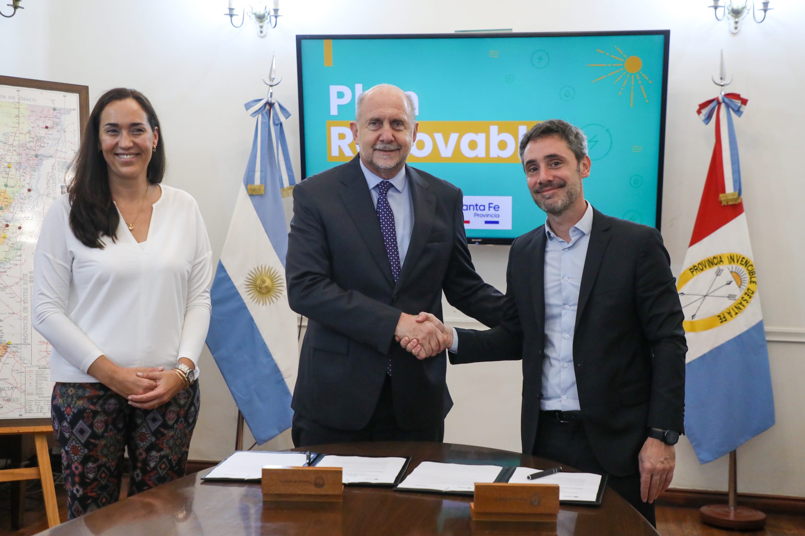 PLAN RENOVABLE 2: PEROTTI FIRMÓ UN CONVENIO PARA INCORPORAR ENERGÍAS RENOVABLES EN EMPRESAS, INDUSTRIAS Y USUARIOS PARTICULARES