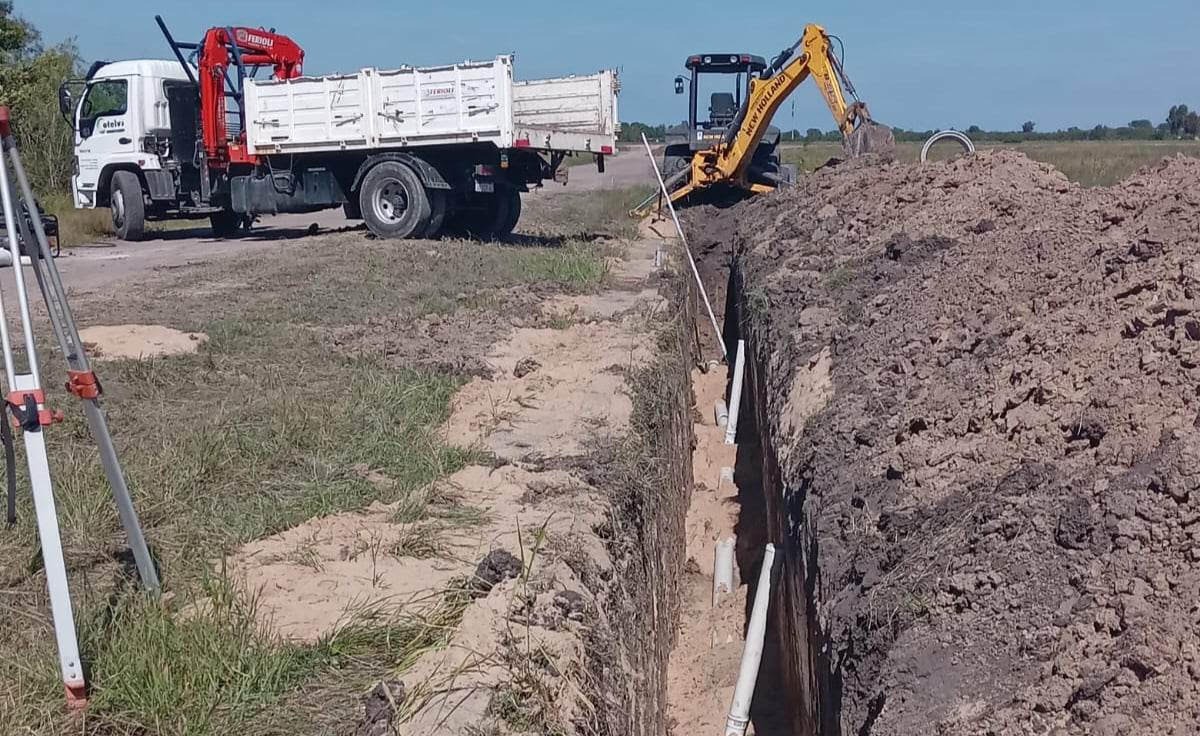 CONTINÚA LA OBRA DE CLOACAS EN EL LOTEO COTELVO