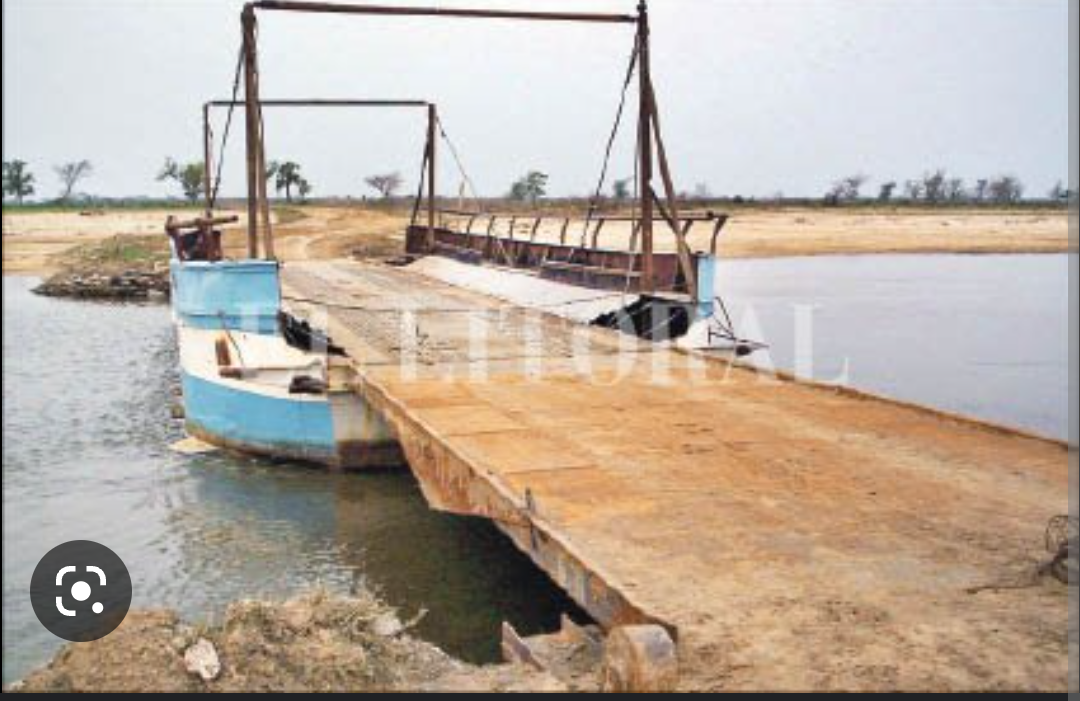 PRECAUCIÓN POR EL NUEVO PUENTE FLOTANTE INSTALADO EN EL PARANÁ MINÍ