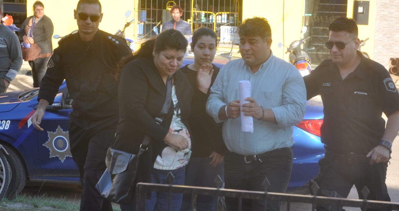 “Prisión Perpetua” para Juan Luís Chará en Las Toscas, por el asesinato de su esposa Stella Maris Gómez, a quien la enterró y la tapó con hormigón en su casa.