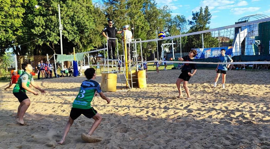 SE DISPUTÓ LA INSTANCIA REGIONAL DE BEACH VOLEY SUB-14 DE LOS JUEGOS SANTAFESINOS 2023
