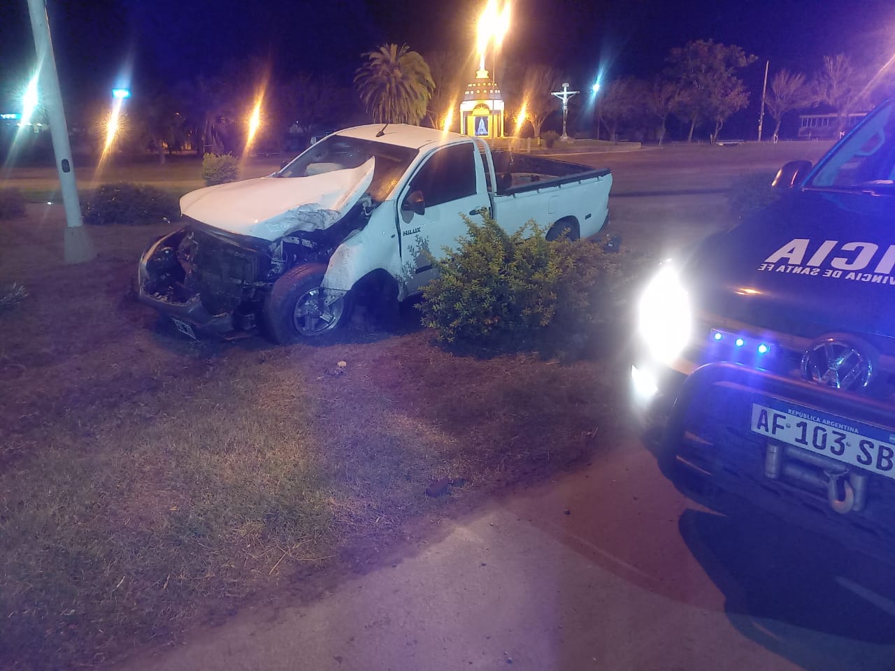 VILLA OCAMPO: Perdió el control y termino impactando en la columna del alumbrado público