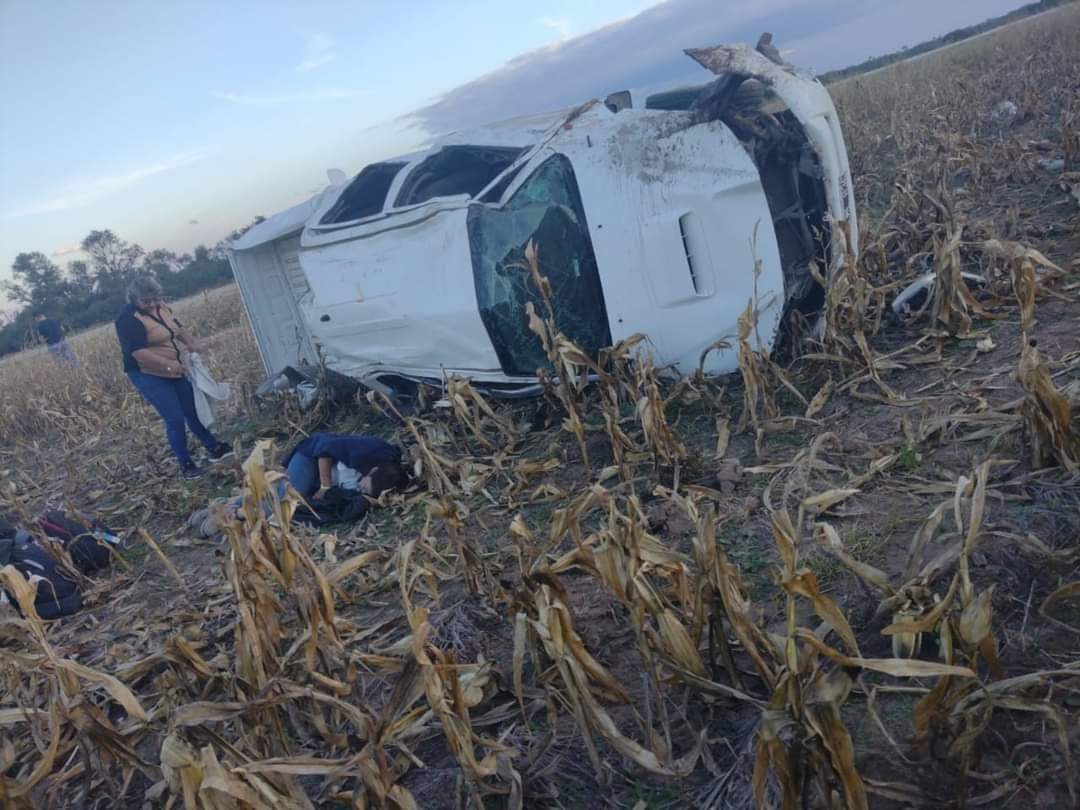 SAN BERNARDO: UNA FAMILIA QUE VOLVÍA DE AGRONEA VOLCÓ EN LA CAMIONETA QUE VIAJABAN
