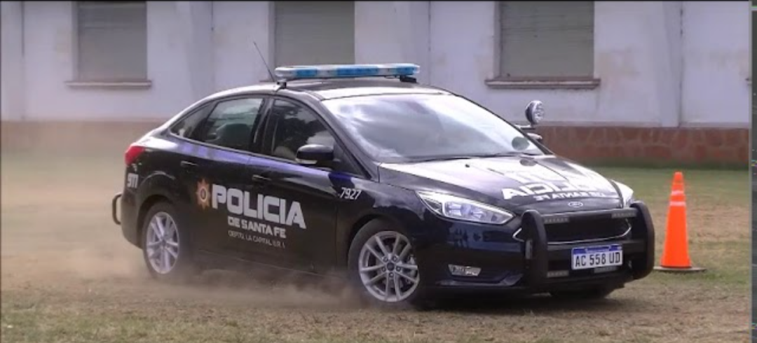 VILLA ADELA: PERSONAL POLICIAL REALIZO PRIMEROS AUXILIOS A UN BEBE