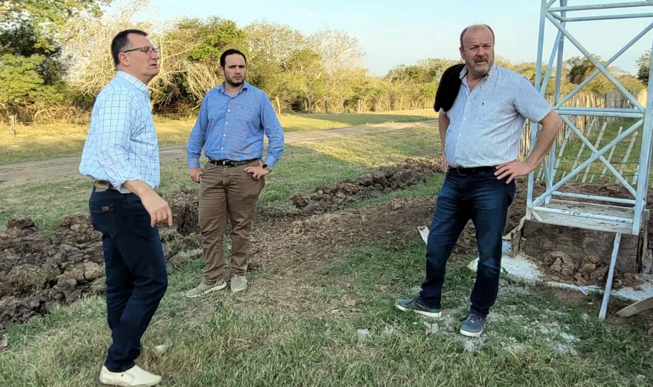VILLA OCAMPO: AVANZA LA OBRA DE AGUA CORRIENTE EN EL PARAJE “EL TALAR”