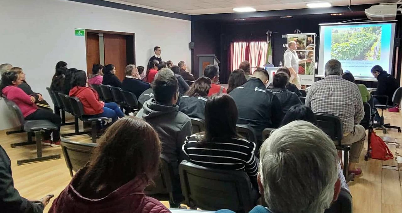 CAPACITACIÓN SOBRE HUERTAS FAMILIARES AGROECOLÓGICAS