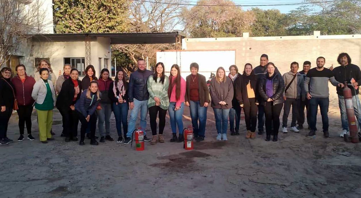 CAPACITACIÓN EN EL CORRECTO USO DE EXTINTORES DE FUEGO