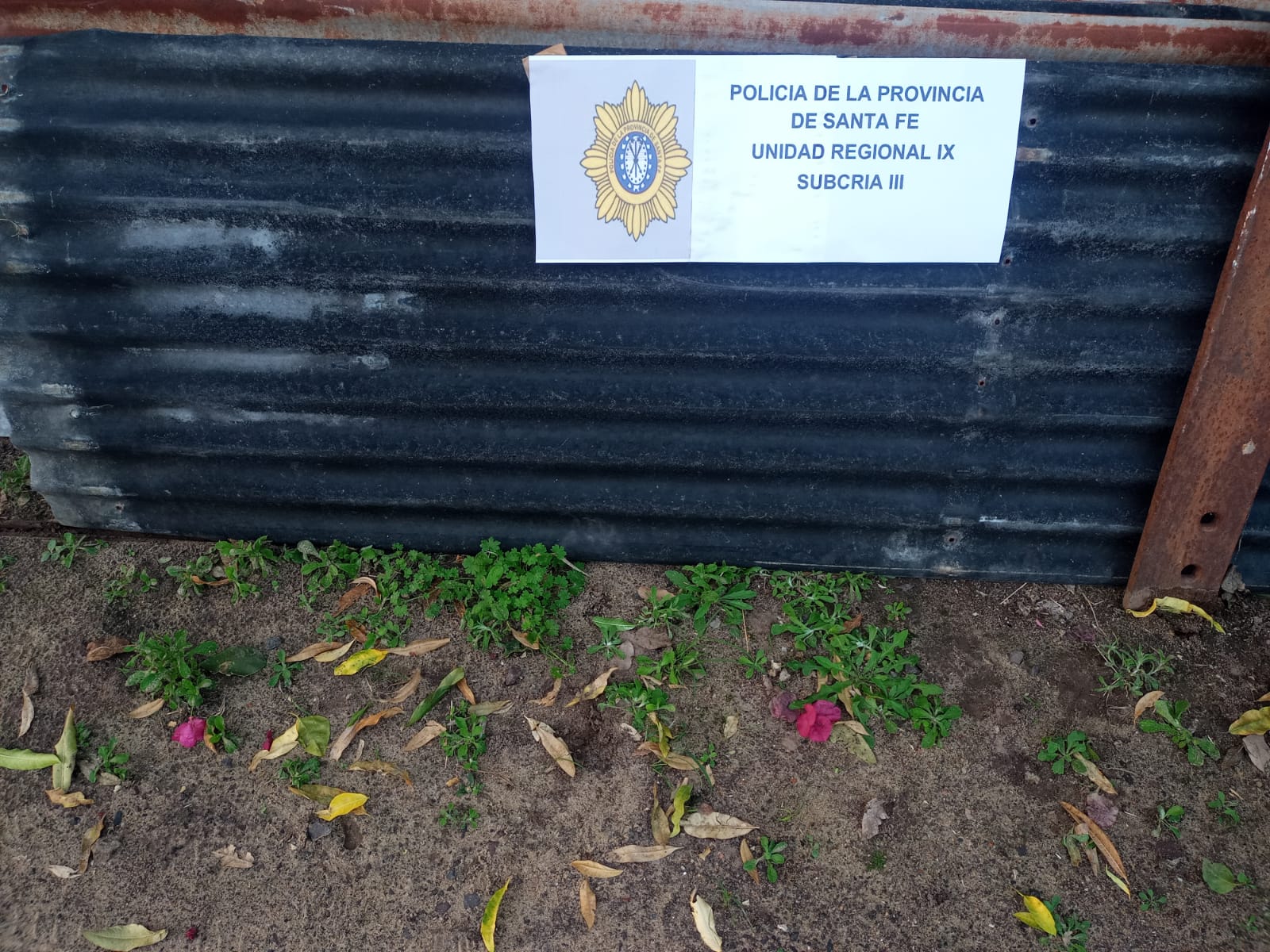 LAS GARZAS: Dos masculinos se llevaron cinco chapas de una construcción.