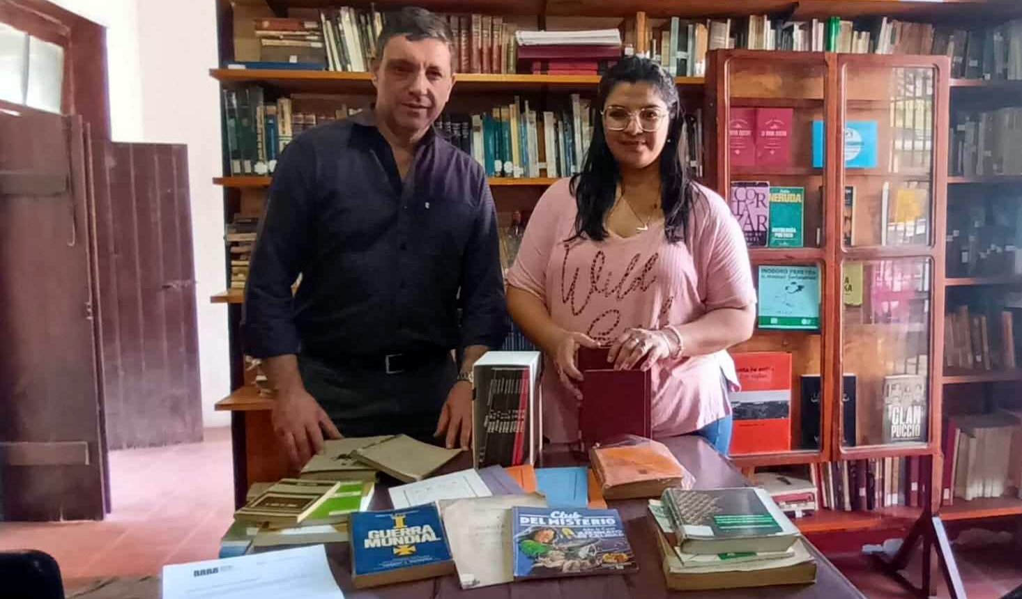 SE RECIBIERON LIBROS DONADOS POR LA BIBLIOTECA NACIONAL “MARIANO MORENO”