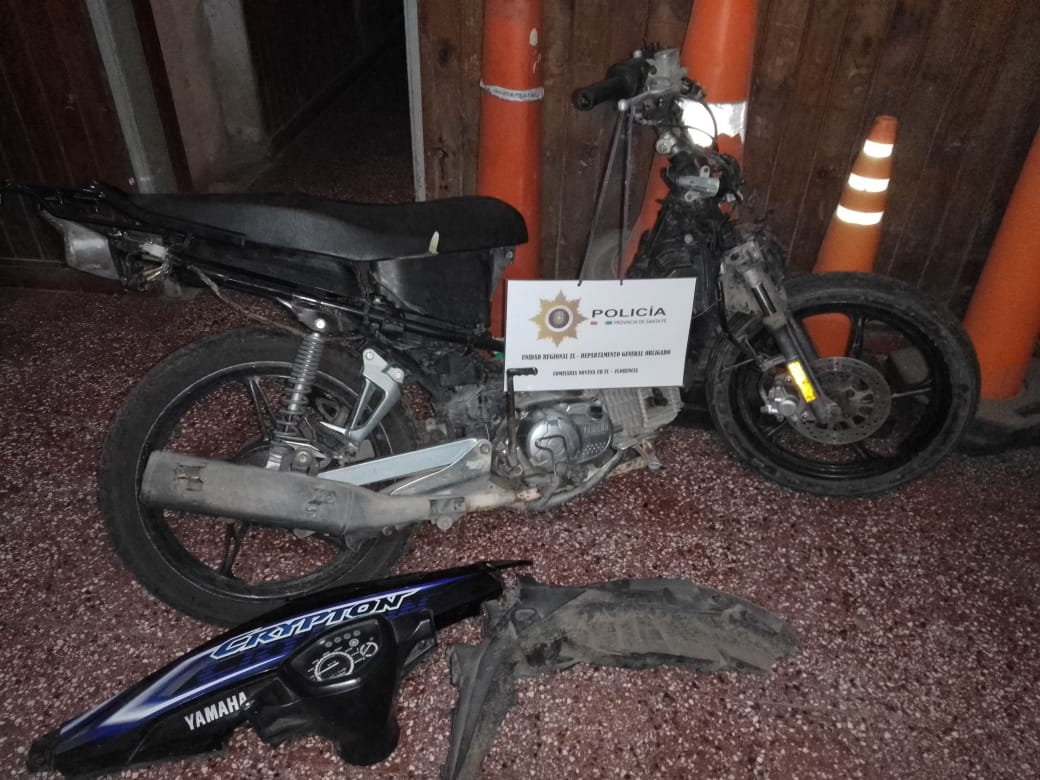 FLORENCIA: POLICIA RECUPERO MOTOCICLETA ROBADA