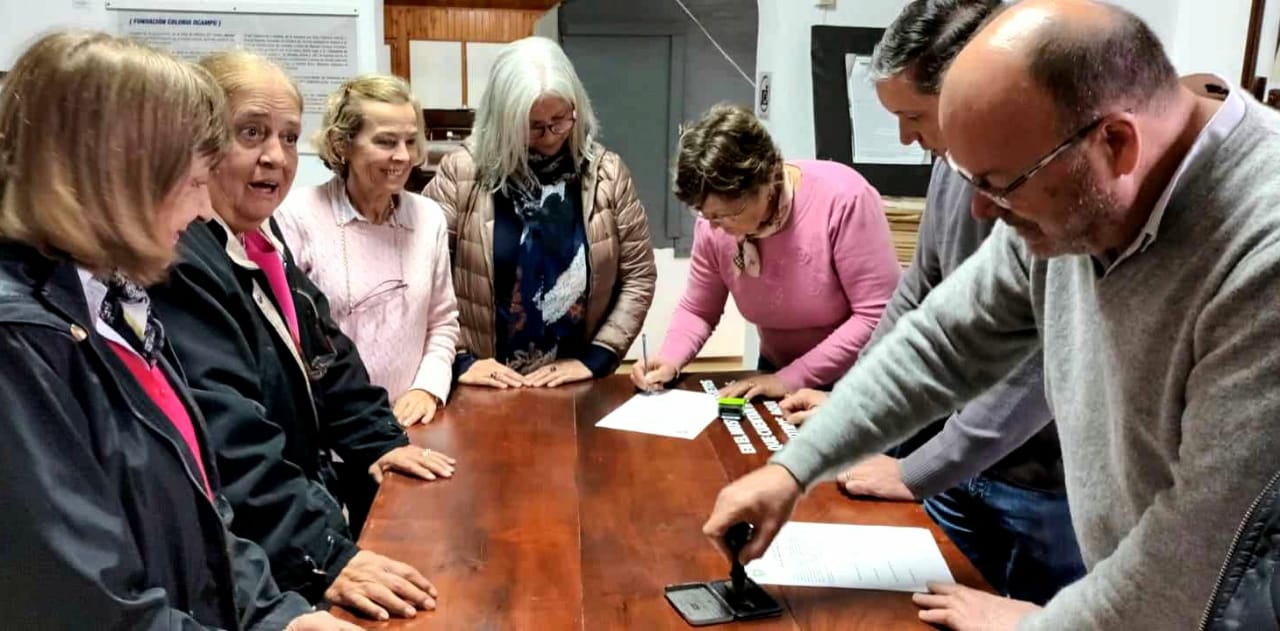 SE FORMALIZÓ LA DONACIÓN DEL SELLO DE DON MANUEL OCAMPO SAMANÉS