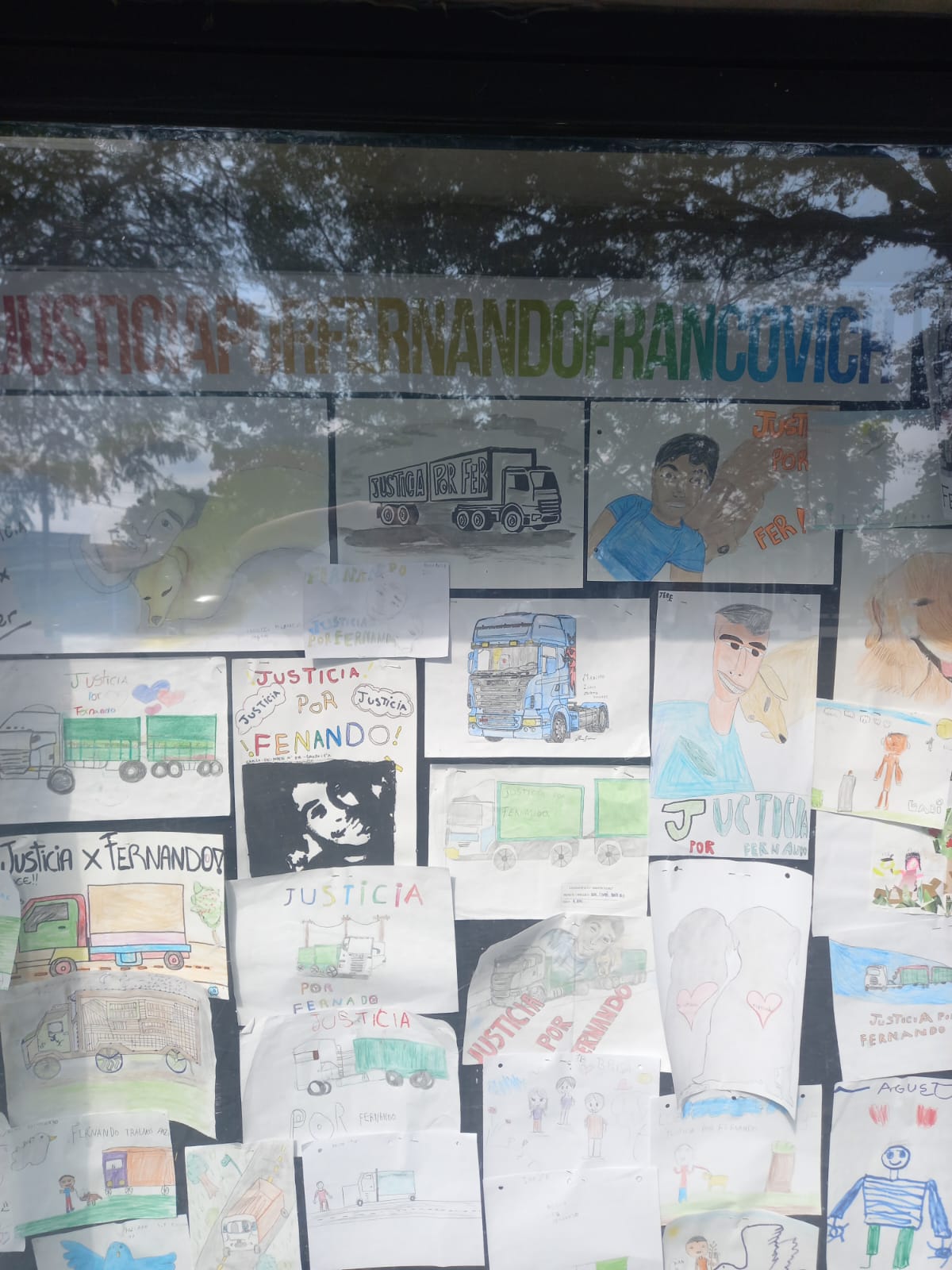 EXPOSICIÓN DE TRABAJOS DEL CONCURSO DE DIBUJOS “JUSTICIA POR FERNANDO”