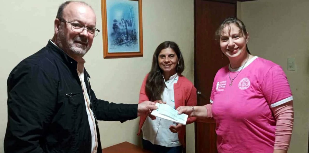 ENTREGA DE APORTE PARA LA 9º FIESTA PROVINCIAL DE PESCA EMBARCADA PARA MUJERES