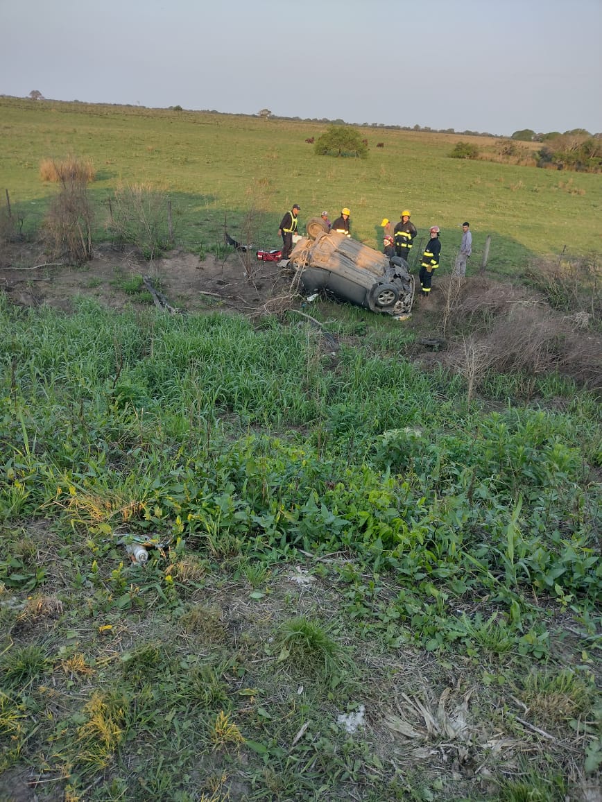 LOS LAURELES: Perdió el control de su vehículo yéndose al sector banquina chocando contra el guardarrail.