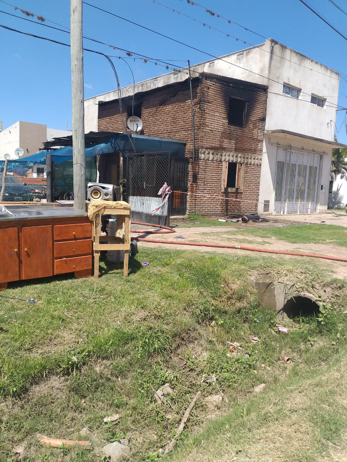 RECONQUISTA: SE PRENDIÓ FUEGO UNA VIVIENDA