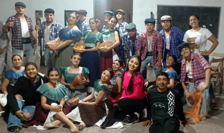 LA ESCUELA MUNICIPAL DE DANZAS “FLOR DEL IRUPÉ” PARTICIPÓ DEL 11º CERTAMEN “TIROL ABRAZA AL PAÍS”