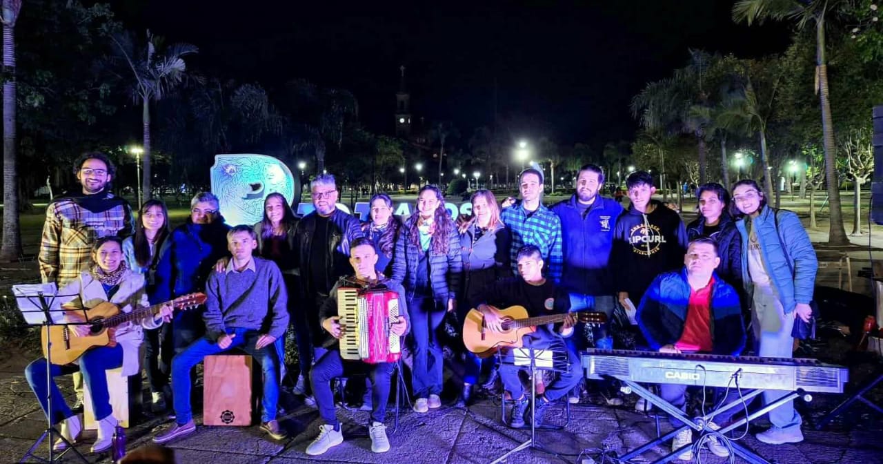 VILLA OCAMPO: ESTUDIANTES DEL PROFESORADO DE MÚSICA SE PRESENTARON EN RECONQUISTA