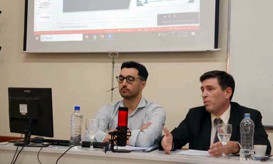 BECARIO GESTIONADO POR ADVO EXPUSO EN UN COLOQUIO INTERNACIONAL DE INVESTIGACIÓN Y POSGRADO