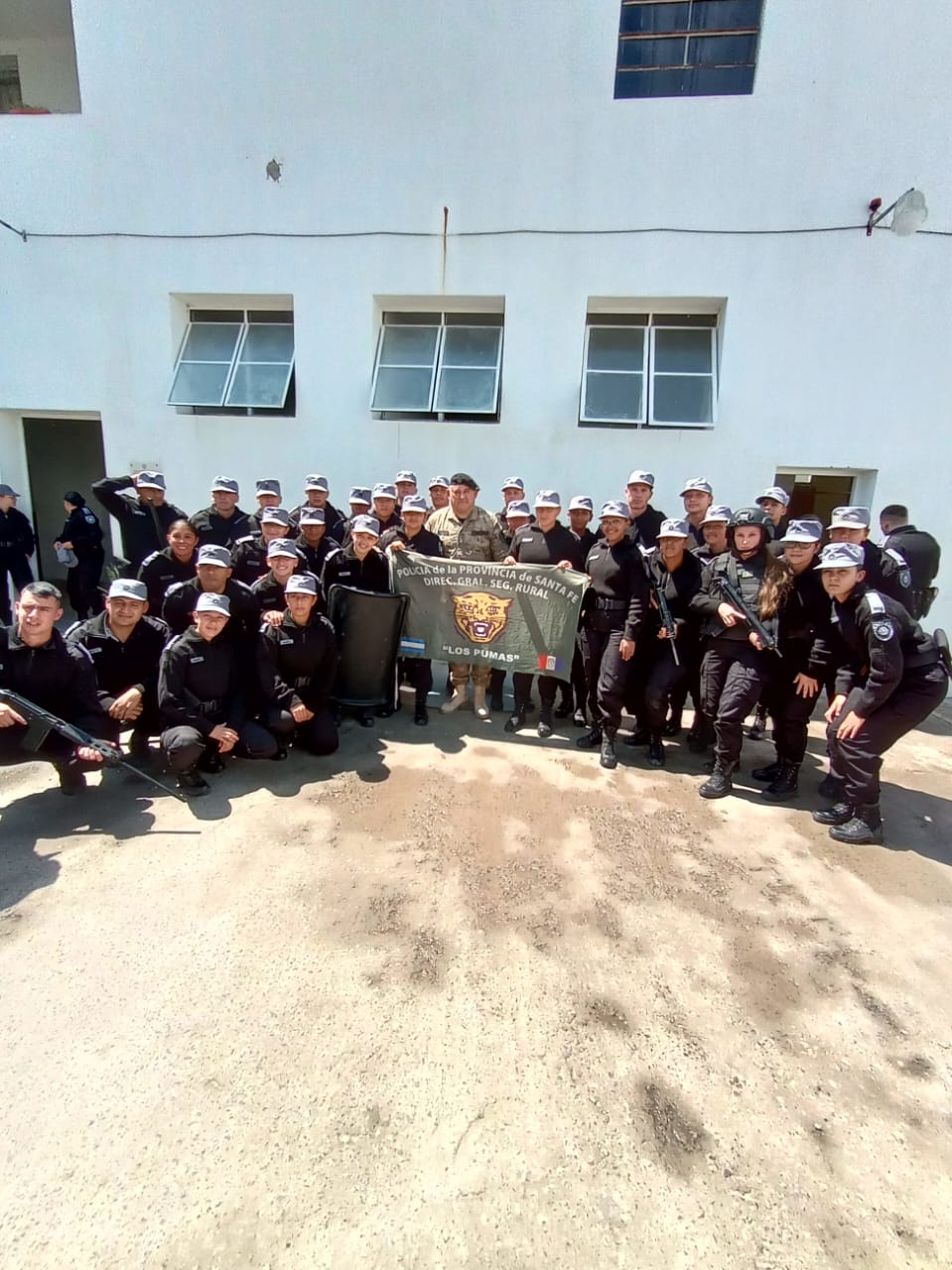 Jornada de exhibición de armas de fuego, cartuchería anti tumulto, y equipos tácticos empleados por la Policía de la Provincia de Santa Fe.