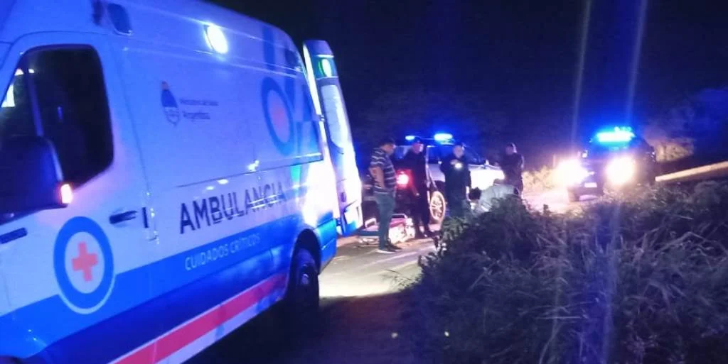 LAS TOSACAS: Una pareja de motociclista tosquenses, cayeron a una Zanja, la mujer resultó con lesiones graves y está internada en Reconquista.